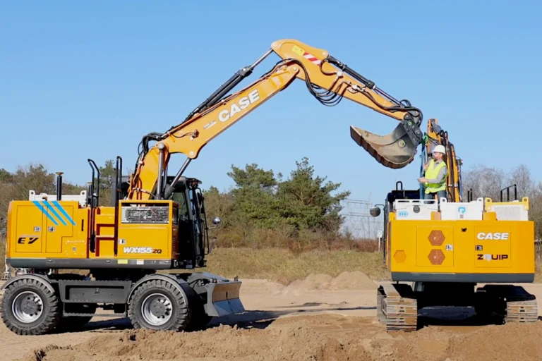 Démonstration d'échange de batteries d'équipements lourds ZQuip